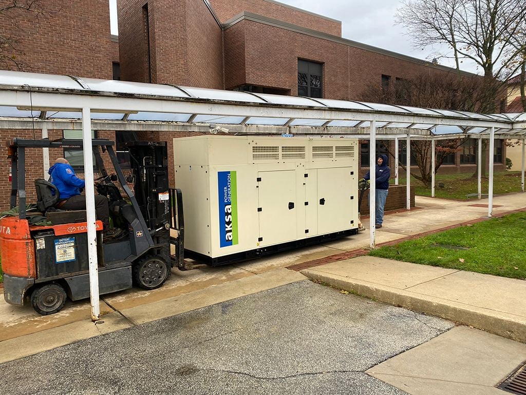 Generator rigging lift